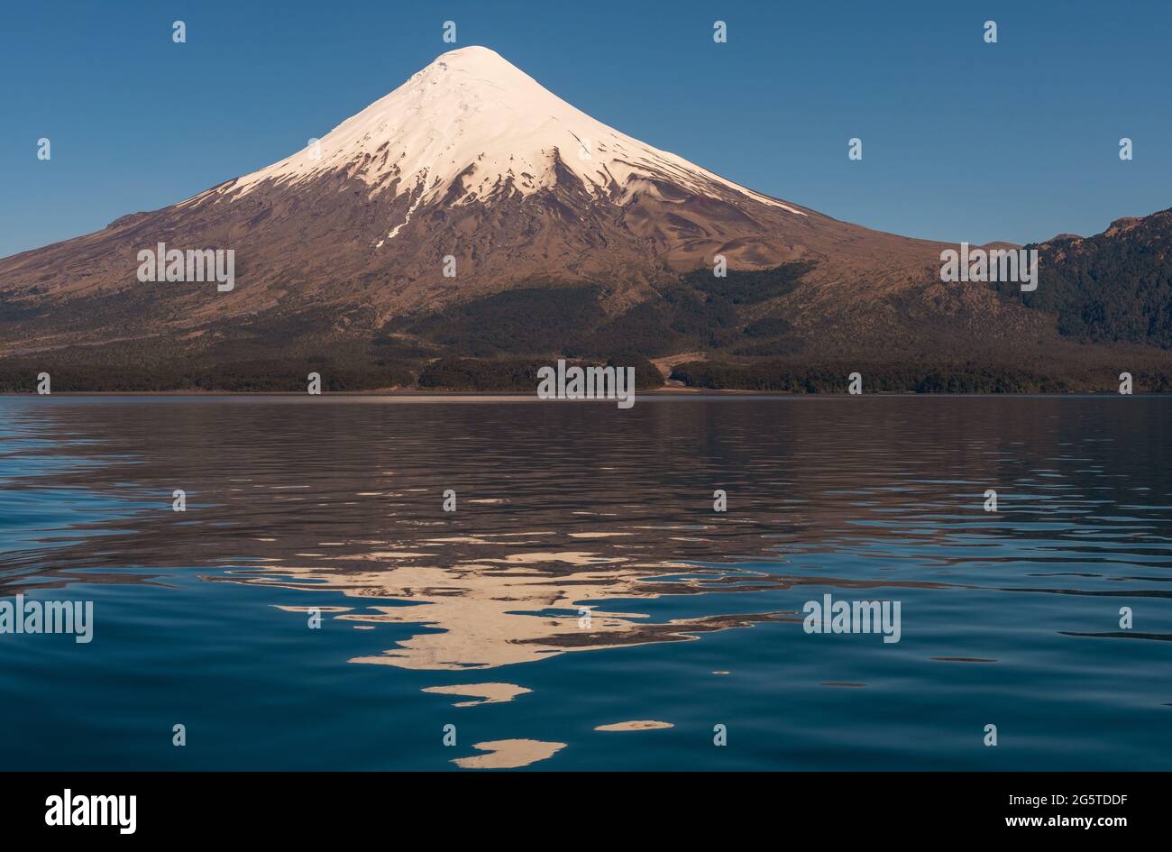 Abenteuer, alle, alle Heiligen See, Hintergrund, bariloche, Blau, chile, chilenischer Vulkan, chilenisch, Kopie, Kreuzfahrt, Bezirk, Fjord, Wald, Gletscher, Wandern, ic Stockfoto