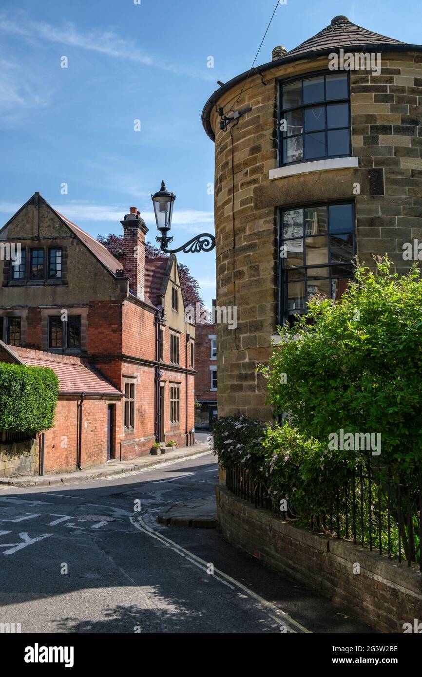 Die Marktstadt Wirksworth in Derbyshire hat einen schrulligen architektonischen Stil Stockfoto