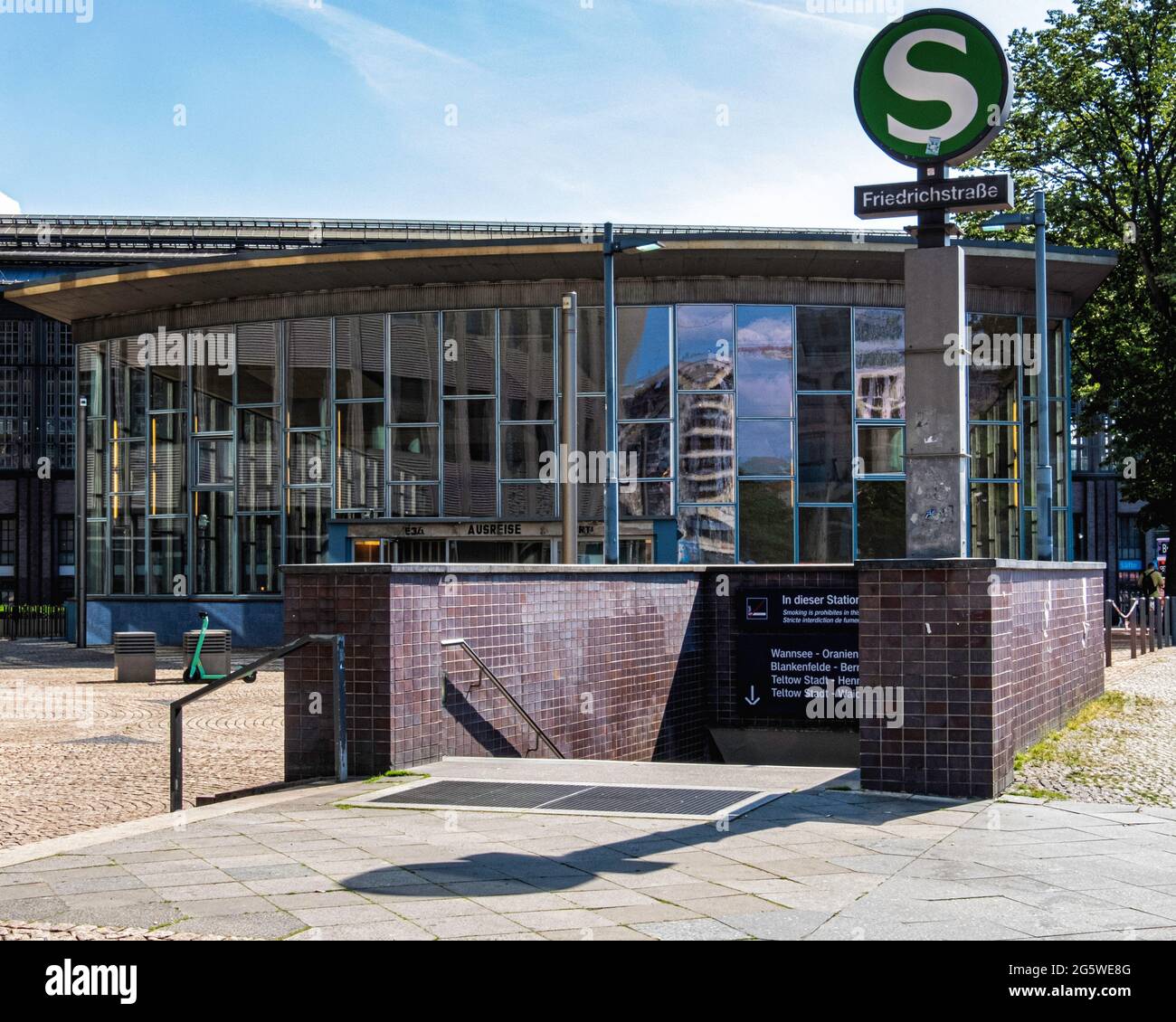 Tränenpalast.Ausstellung und Museum erzählt von Grenzerfahrungen von Menschen, die in einem geteilten Deutschland leben. Mitte-Berlin Stockfoto