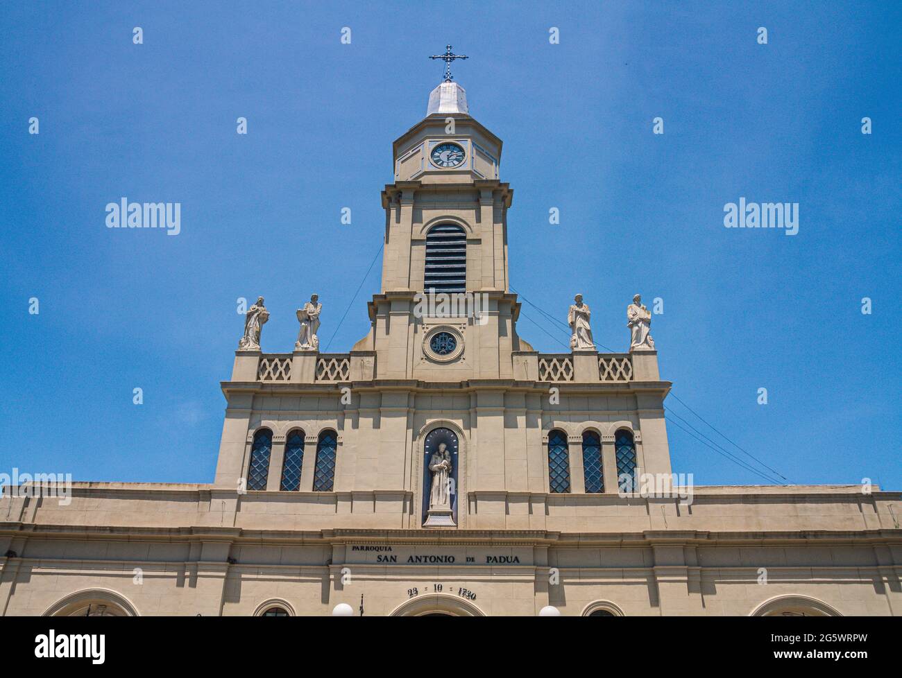 Parroquia San Antonio de Padua (Gemeinde des heiligen Antonius von Padua) in San Antonio de Areco, Provinz Buenos Aires, Argentinien Stockfoto Parroquia San Antonio de Padua (Gemeinde des heiligen Antonius von Padua) in San Antonio de Areco, Provinz Buenos Aires, Argentinien Stockfoto