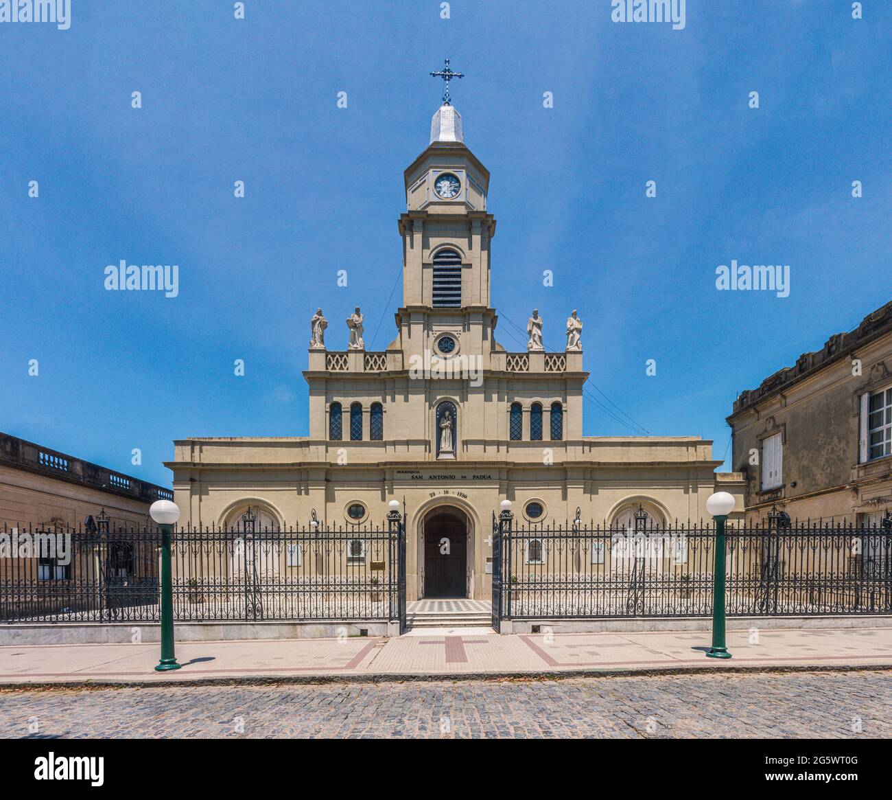 Parroquia San Antonio de Padua (Gemeinde des heiligen Antonius von Padua) in San Antonio de Areco, Provinz Buenos Aires, Argentinien Stockfoto Parroquia San Antonio de Padua (Gemeinde des heiligen Antonius von Padua) in San Antonio de Areco, Provinz Buenos Aires, Argentinien Stockfoto