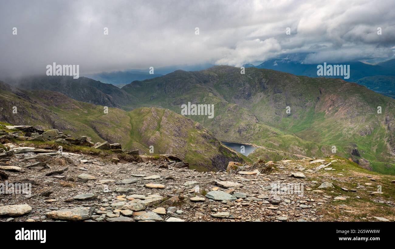 Blick über die Coniston Fells vom Gipfel des Old man of Coniston im englischen Lake District Stockfoto