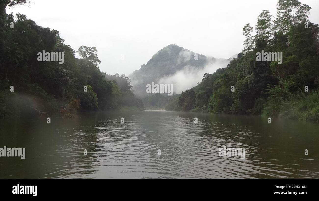 Kelani Ganga River in der Nähe von Kitulgala in Sri Lanka. Stockfoto