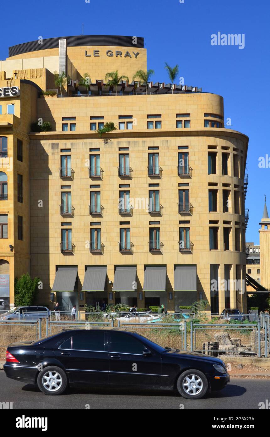 LIBAN. BEIRUT. DAS LE GREY HOTEL AM PLACE DES MARTYRS IST DAS DESIGN-HOTEL DER STADT. DIE RIESIGEN ZIMMER, DAS ESSEN GUT, DER SWIMMINGPOOL AUF DEM DACH Stockfoto