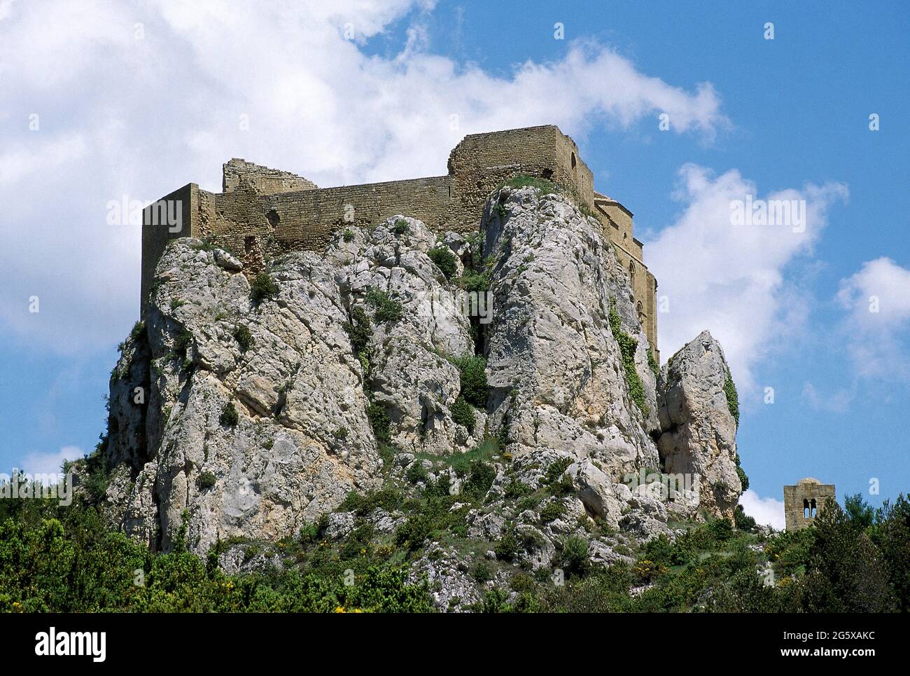 Spanien, Aragón, Provinz Huesca, Loarre. Blick auf das Schloss, das von König Sancho III. Dem Großen gegründet wurde. Am Ende des 11. Jahrhunderts erweiterte König Sancho I. Ramírez von Aragon (1043-1094) die Schlossanlage. Stockfoto