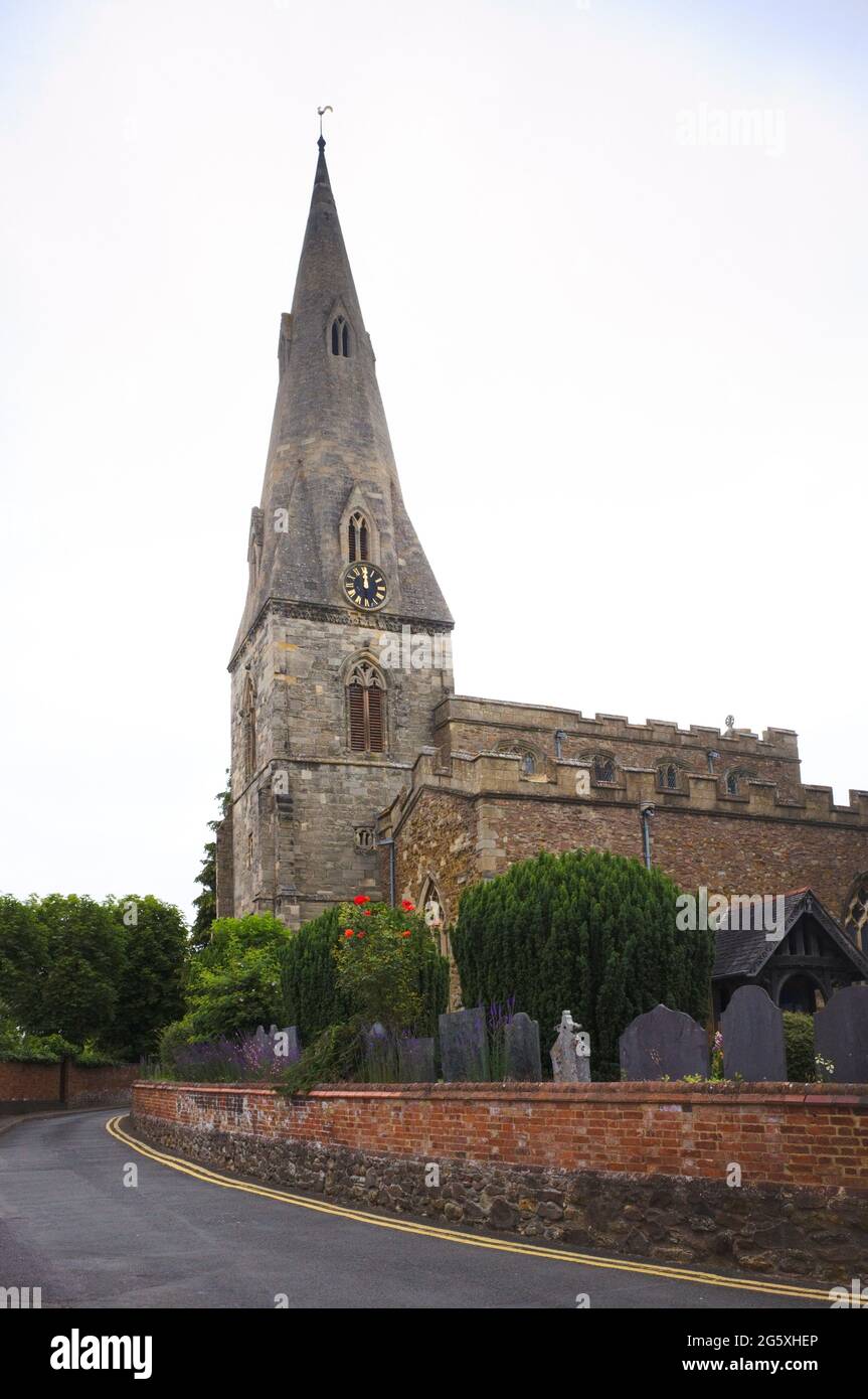 St. Peters Kirche und Kirchturm im Dorf Oadby am Stadtrand von Leicester Stockfoto