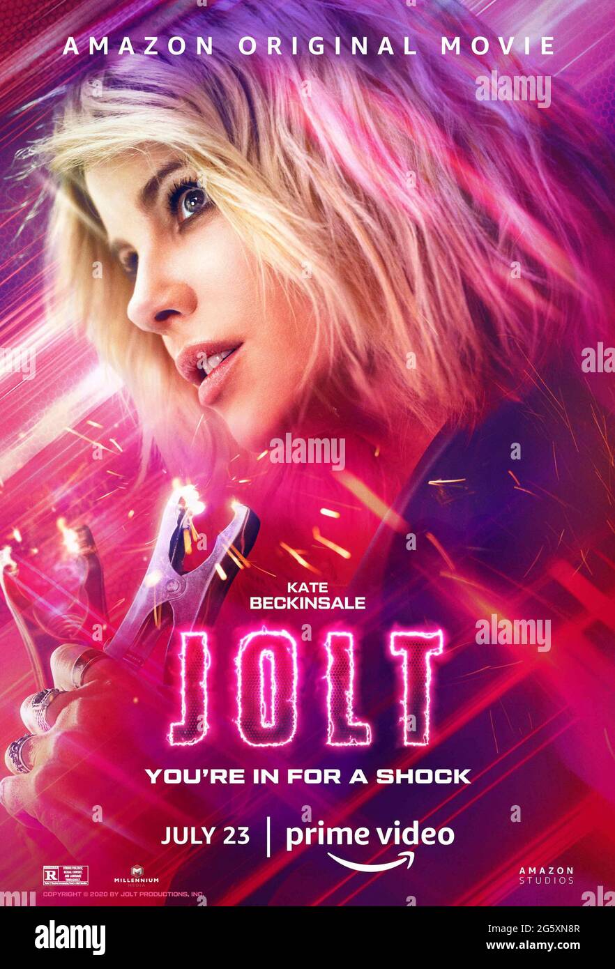 Jolt (2021) unter der Regie von Tanya Wexler mit Kate Beckinsale, Stanley Tucci und Bobby Cannavale. Die Action-Komödie über Lindy, eine Türsteherin mit Problemen im Umgang mit Wut, gibt ihr eine elektrische Weste, um sie zu schockieren, wenn sie mörderisch wird. Stockfoto