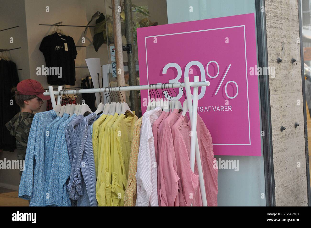 Kopenhagen /Dänemark./ 09. Juni 2019/30% Rabatt auf Damenkleider im dänischen Caoital Kopenhagen Dänemark. . (Foto..Francis Dean / Deanpices. Stockfoto