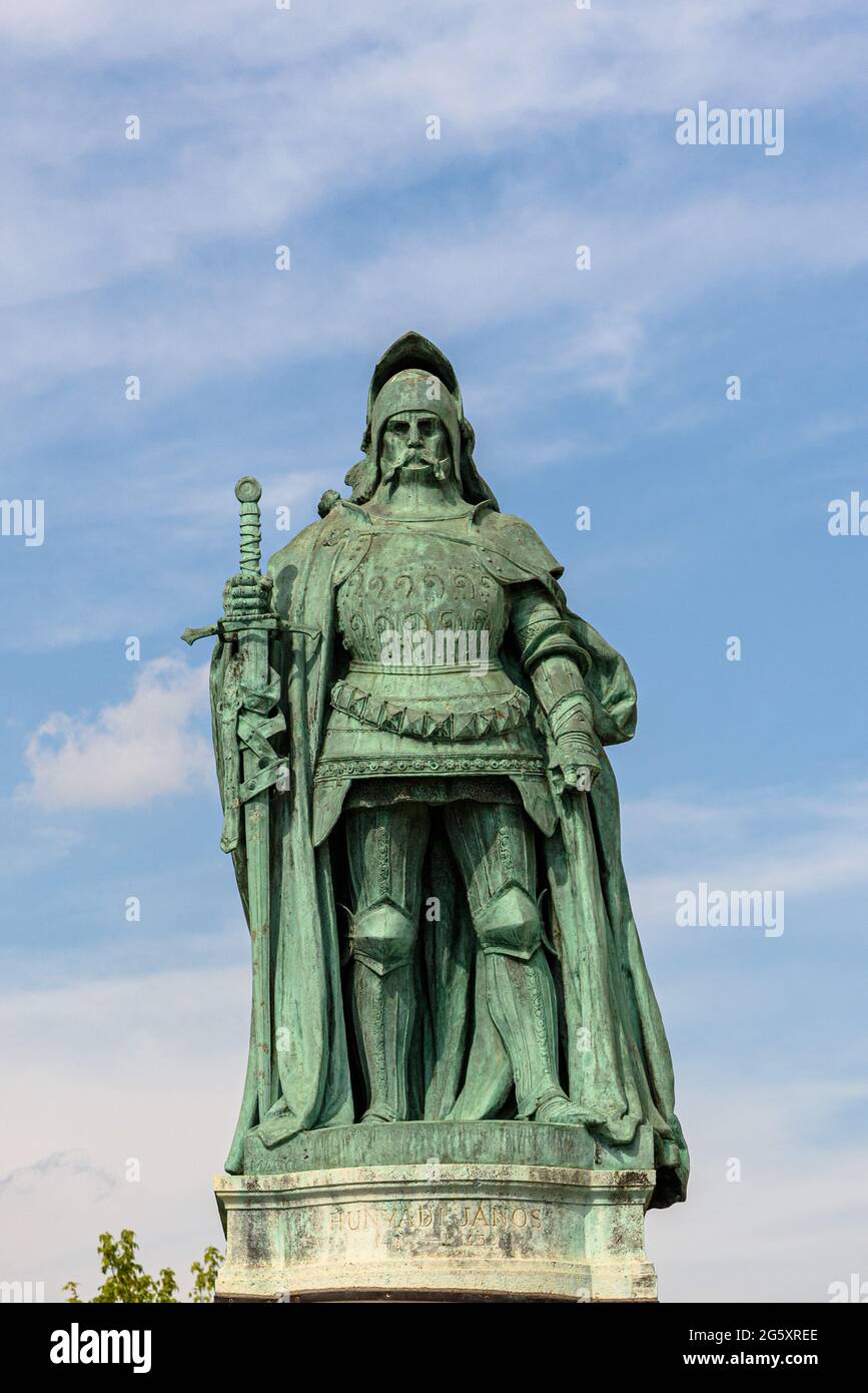 Die Statue von Janos Hunyadi auf dem Heldenplatz / Hosok tere in Budapest Stockfoto