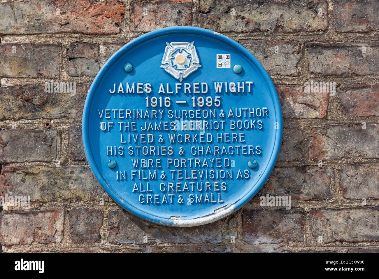 James Alfred Wight (Autor von James Herriot), blaue Plakette, Kirkgate, Thirsk, North Yorkshire, England, Vereinigtes Königreich Stockfoto