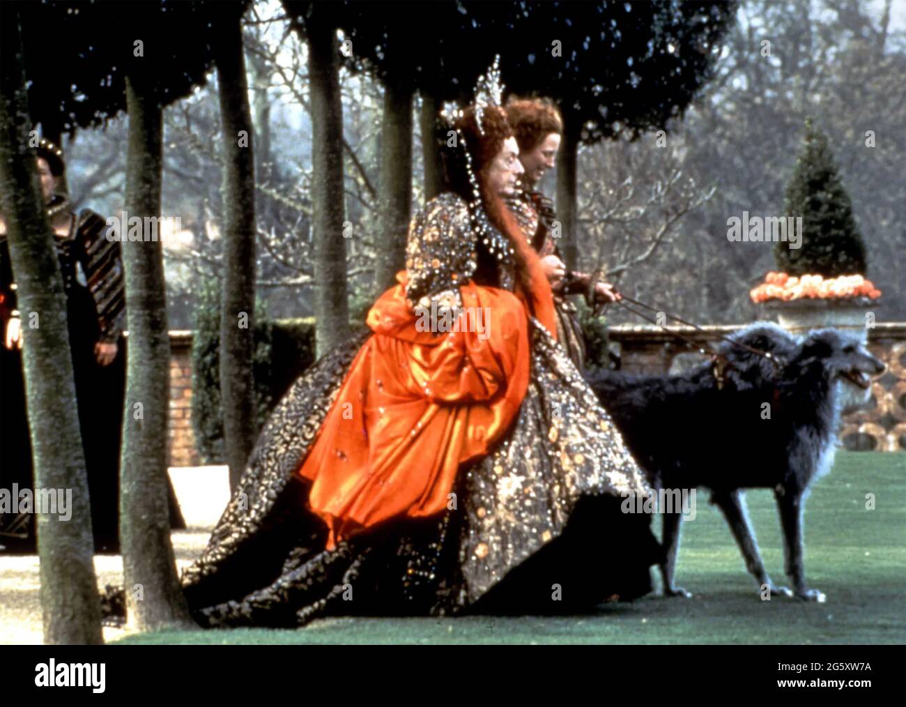 ORLANDO 1992 Sony Pictures Klassischer Film mit Tilda Swinton und Quentin Crisp als Elizabeth I. Stockfoto
