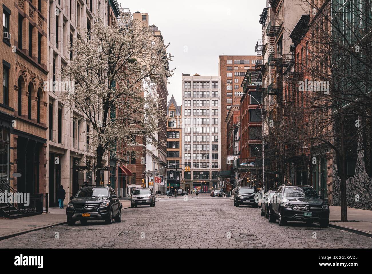 Bond Street, eine Kopfsteinpflasterstraße in Noho, Manhattan, New York City Stockfoto