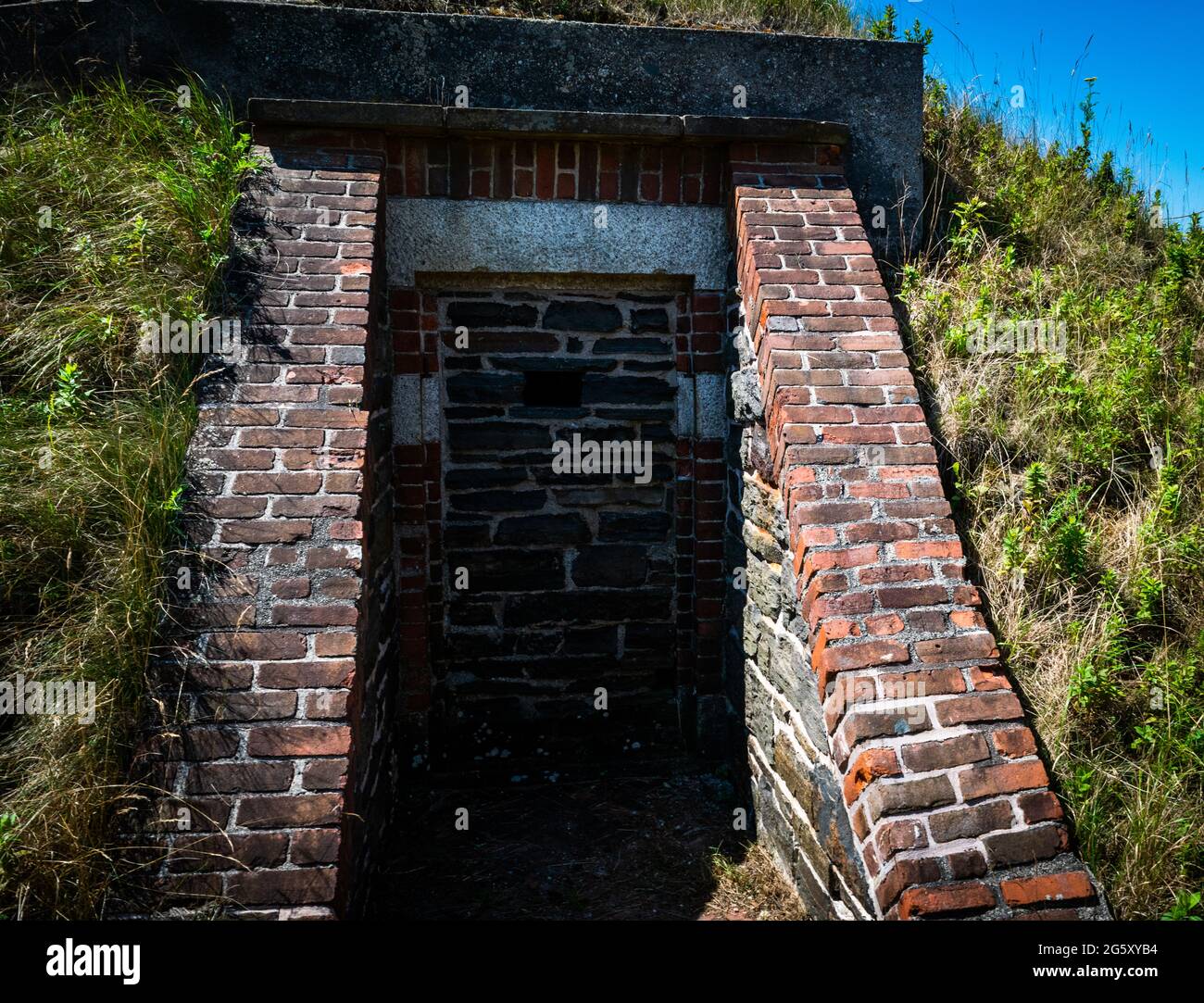 Ein Backstein und Stein Eingang Weg in die innere Festung von Fort charlotte Stockfoto