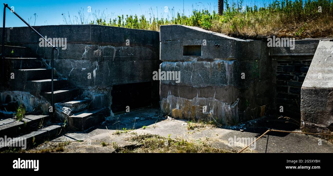 Zerbröckelnde Schnellfeuerpistolen in Fort charlotte auf der Georges-Insel Stockfoto