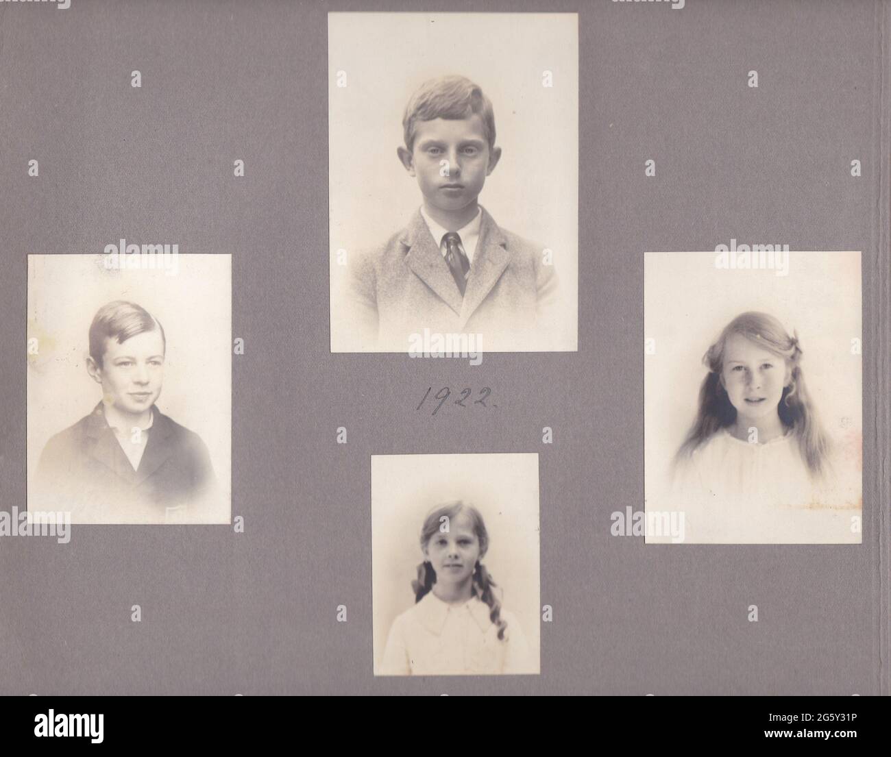 Vintage Schwarz-Weiß-Foto der Familie 1920er Jahre. Stockfoto