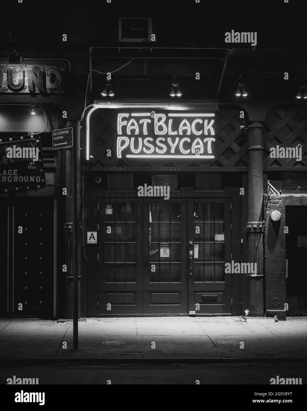 Fat Black Pussycat Neonschild im West Village, Manhattan, New York City Stockfoto