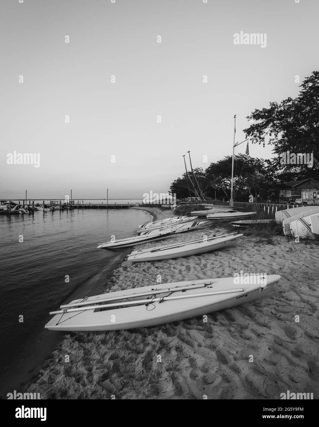 Boote am Strand in Kismet, Fire Island, Long Island, New York