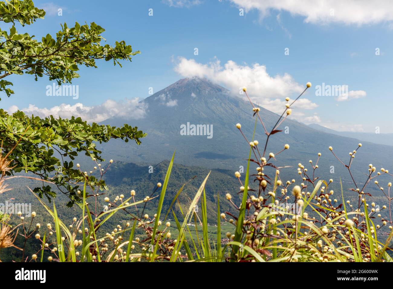 Mount Agung (Gunung Agung), Vulkan in Karangasem Regency, Bali, Indonesien Stockfoto