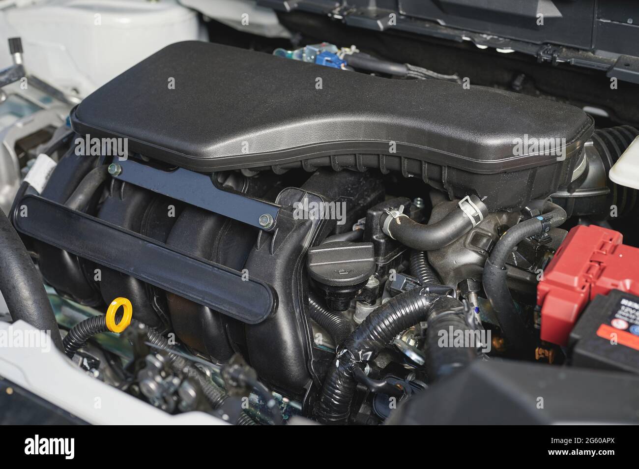 Hintergrund des Automotors. Sauberer moderner Automotor Stockfoto