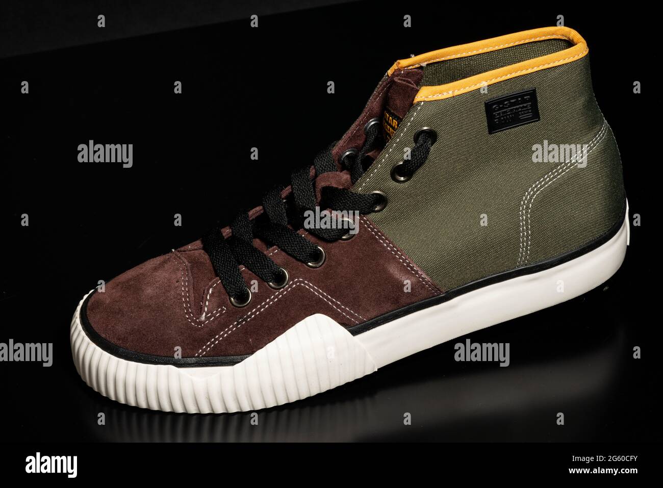 G-Star Raw Herren Freizeitschuhe auf Schwarz Stockfoto