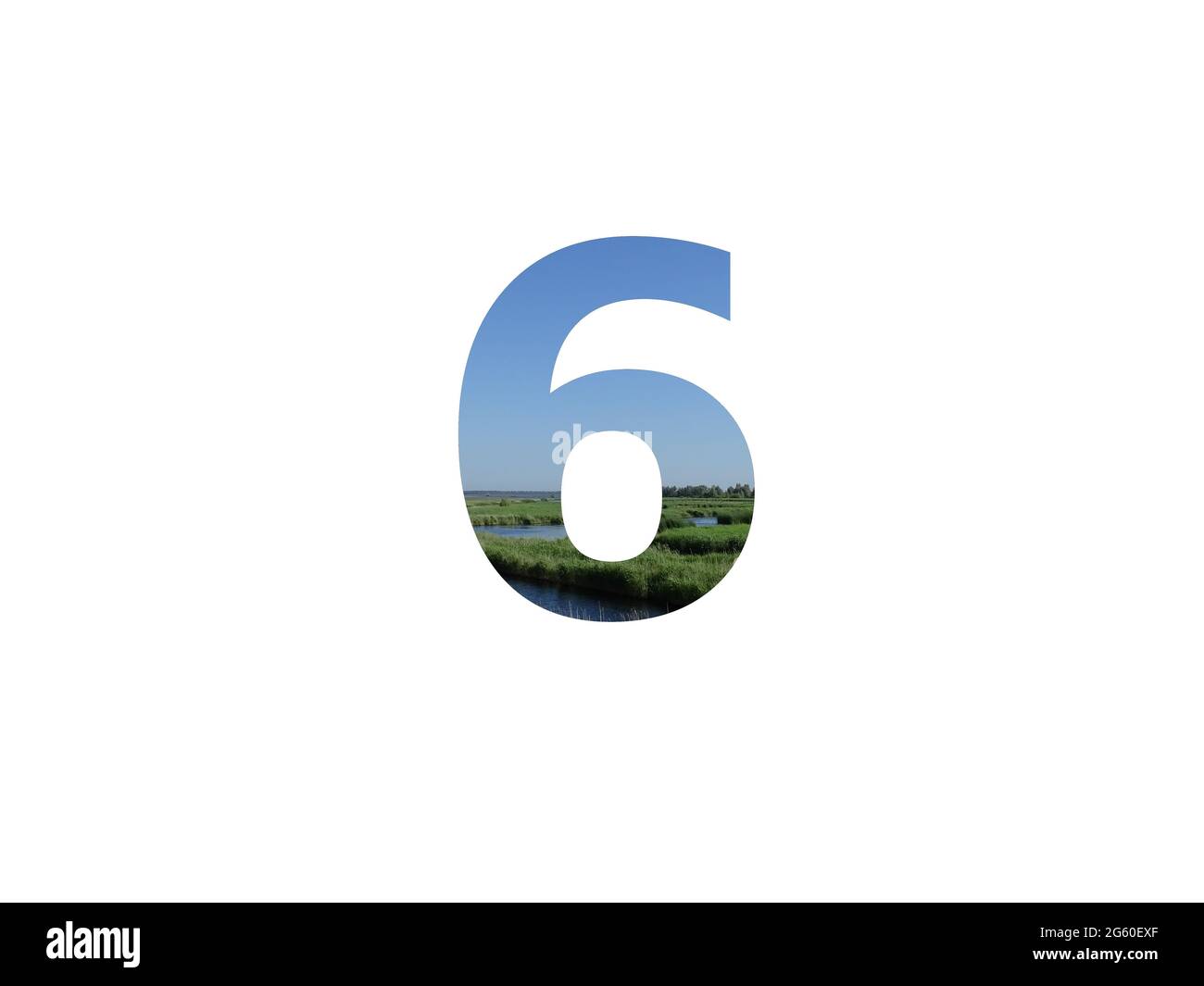 Nummer 6 des Alphabets mit Landschaft mit Gras, Bach und einem blauen Himmel Stockfoto