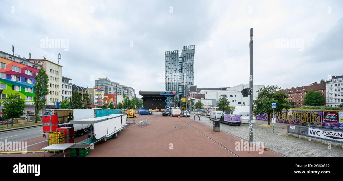 30. Juni 2021, Hamburg: Der Spielbudenplatz an der Reeperbahn. Foto: Daniel Reinhardt/dpa Stockfoto