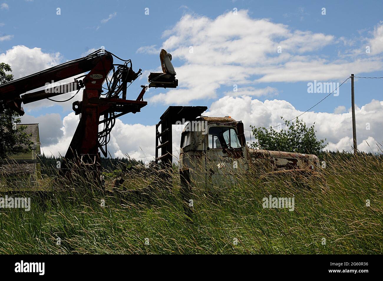 southwick/Nez Perce County/Idaho/USA. 23.Juni 2018.-Alte Scheunen und Autos und Picknicks als Müll oder Kunst oder alte Geschichte der Vereinigten Staaten von Amerika. Und o Stockfoto