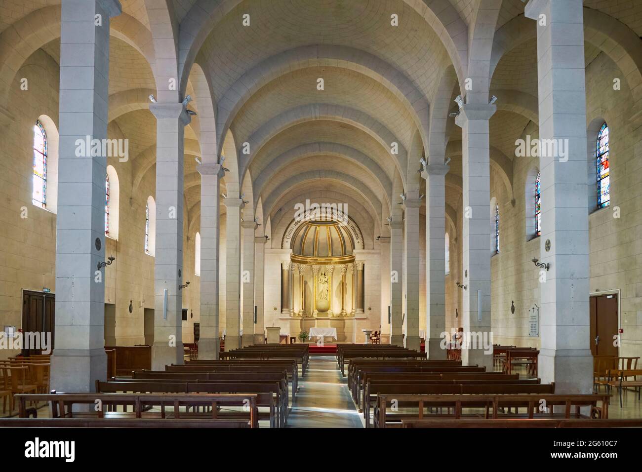 Frankreich, Hauts de seine, Suresnes, Coeur Immacule de Marie Kirche, das Kirchenschiff Stockfoto