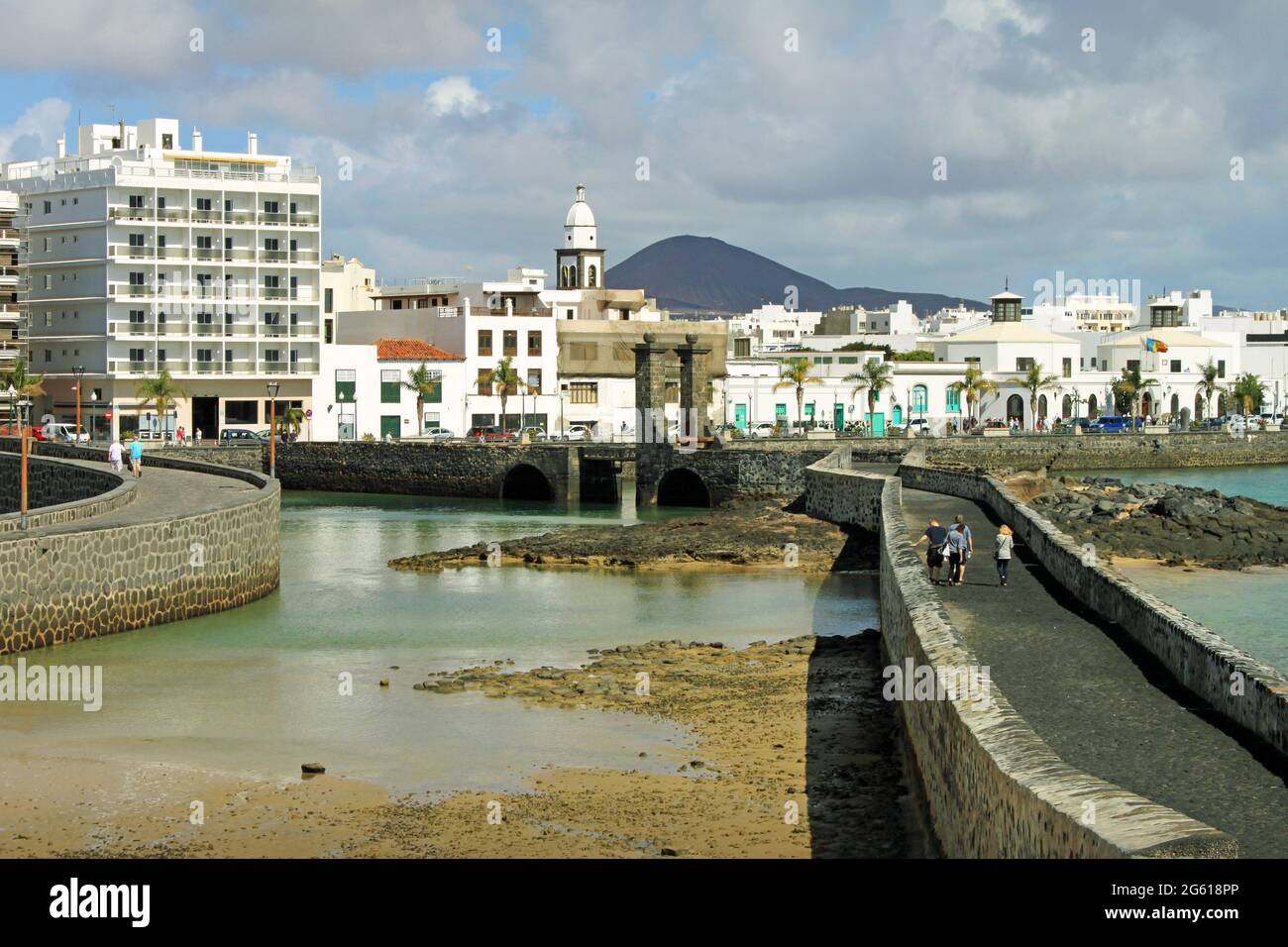 Blick auf Arrecife vom Castillo De San Gabriel, Kanarische Inseln. Stockfoto