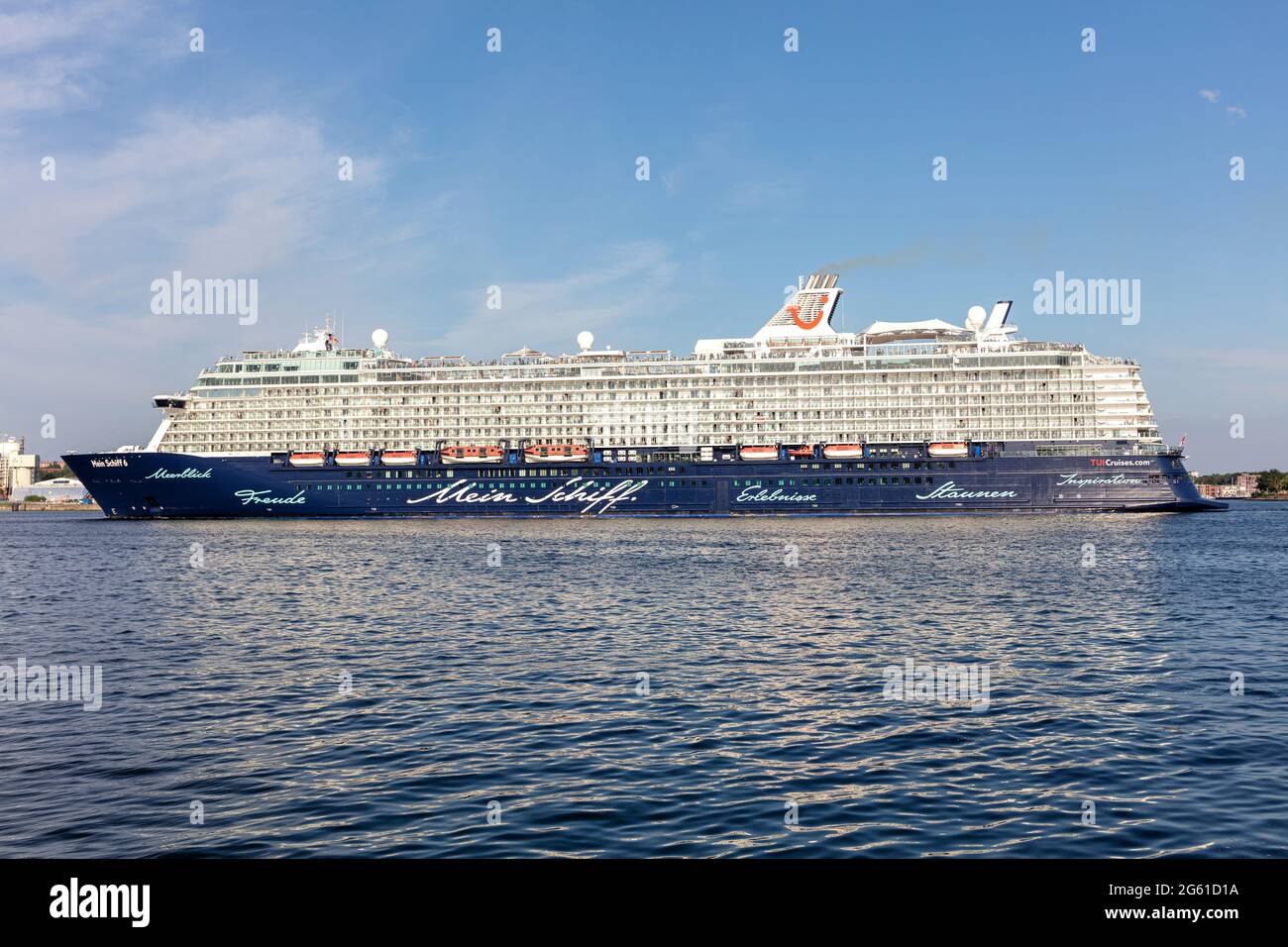 TUI-Kreuzschiff Mein Schiff 6 in der Kieler Förde Stockfoto