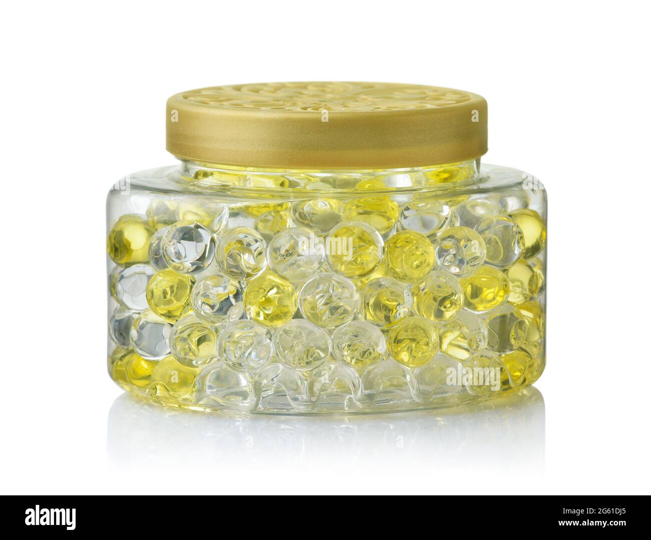 Glas mit duftenden, auf Weiß isolierten Gel-Perlen für Lufterfrischer Stockfoto