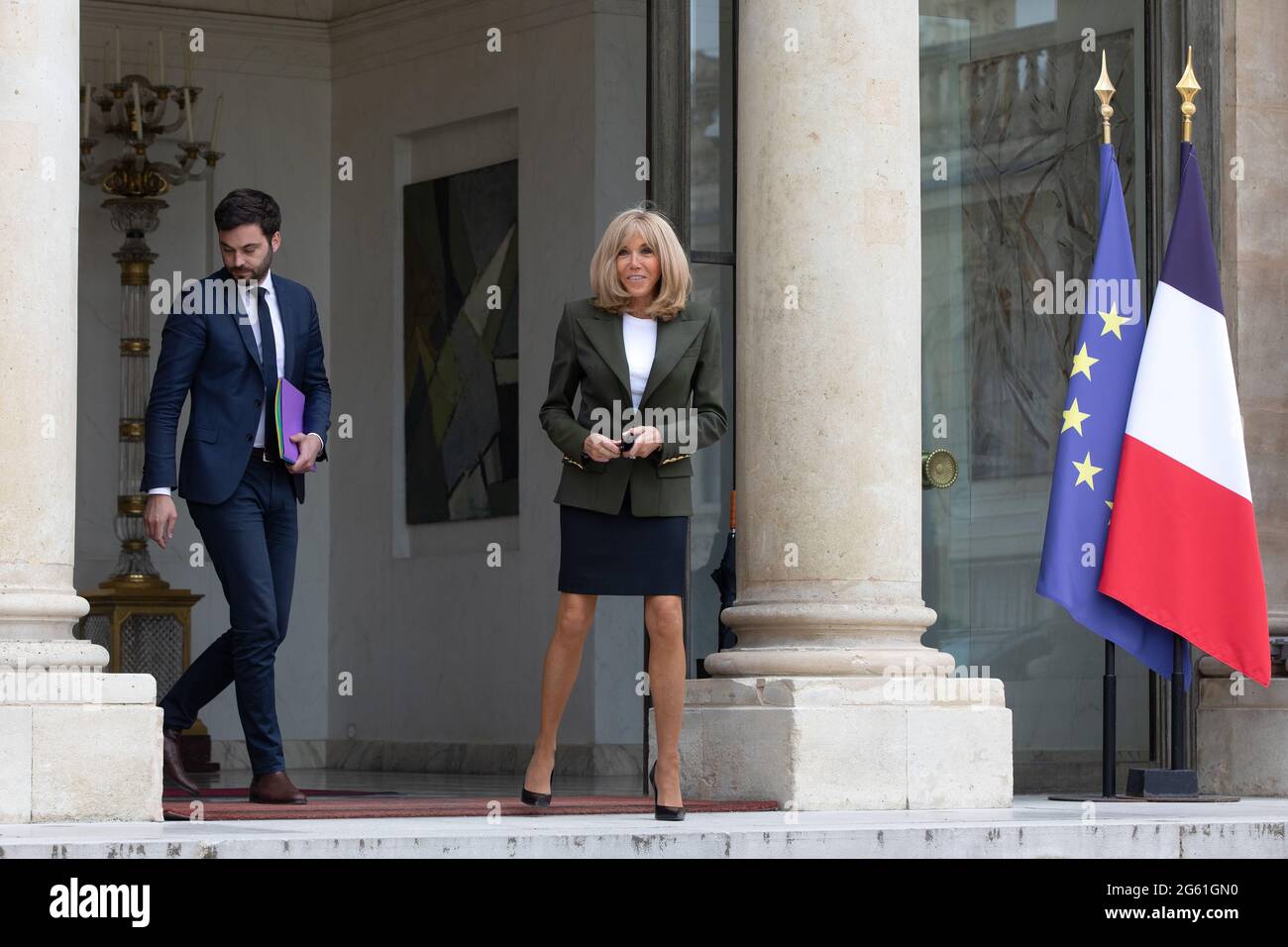 Paris, Frankreich, der 1. juli, Frau Brigitte Macron im Elysées Palace, François Loock/Alamy Credit: Loock François/Alamy Live News Stockfoto