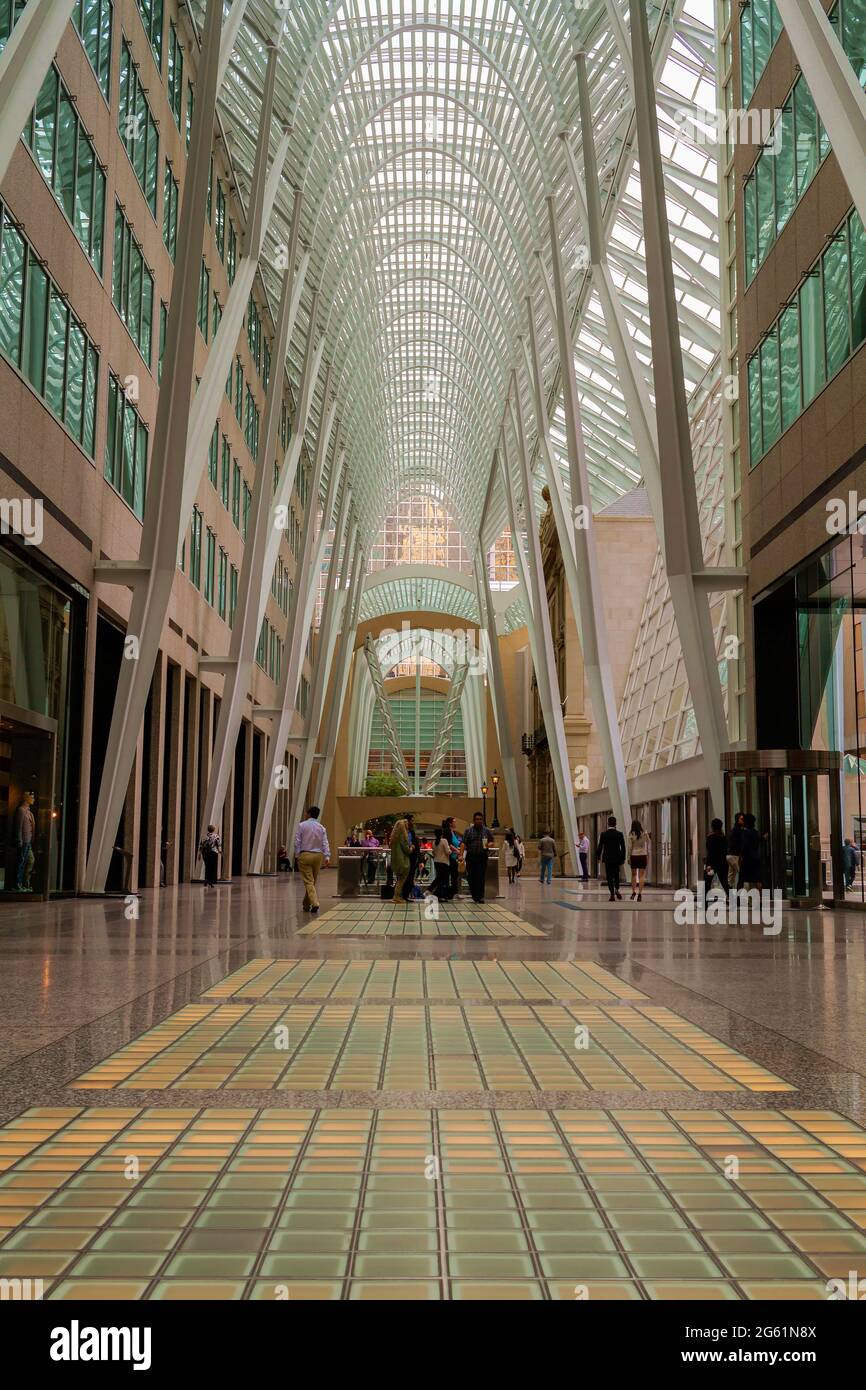 Toronto, Ontario, Kanada - 6. Juni 2018: Business Complex in Downtown Toronto. Der Brookfield Place ist ein Bürokomplex, der einen ganzen Block umfasst Stockfoto