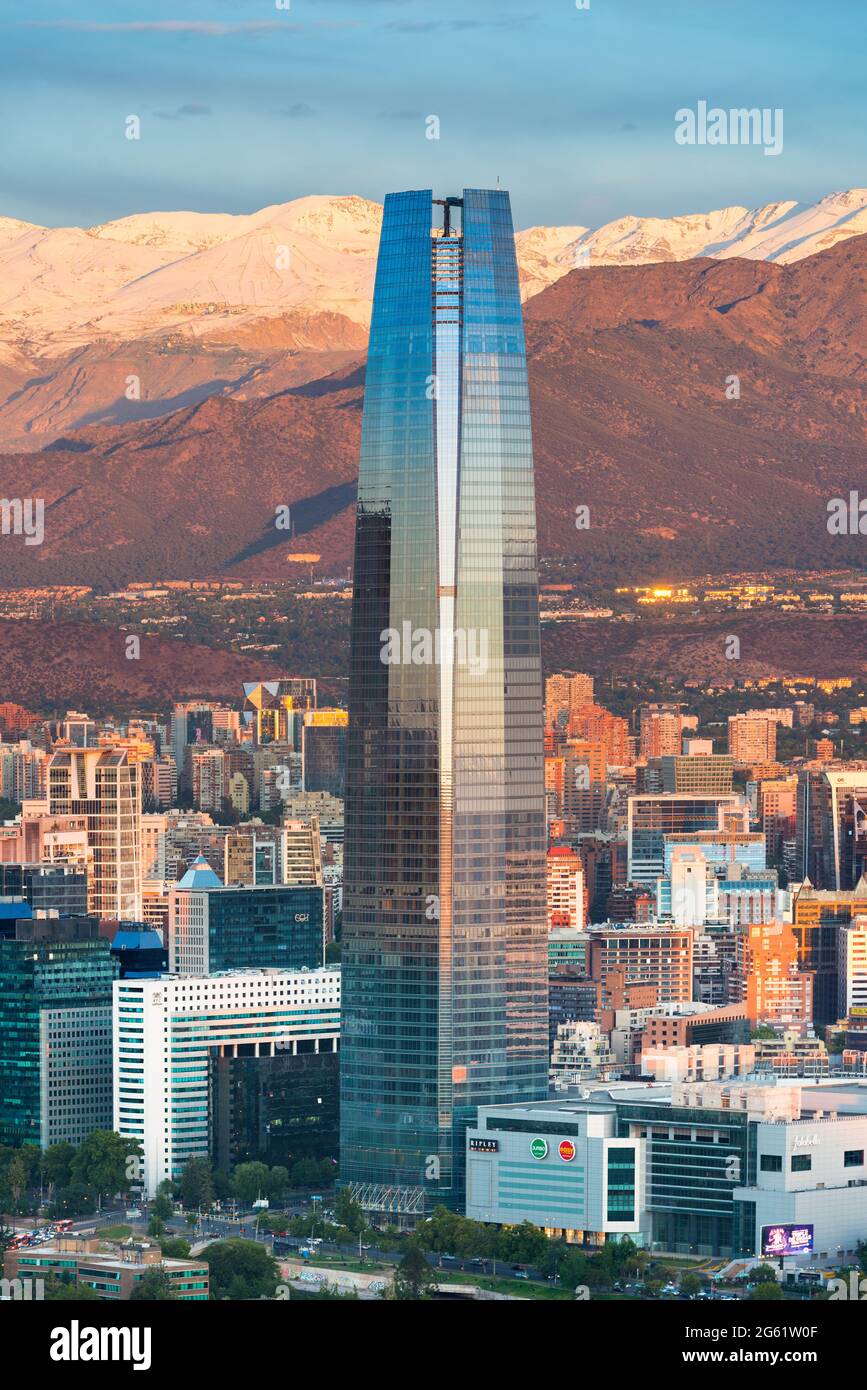 Santiago, Region Metropolitana, Chile - Ansicht Gran Torre Santiago, das höchste Gebäude in Lateinamerika. Stockfoto