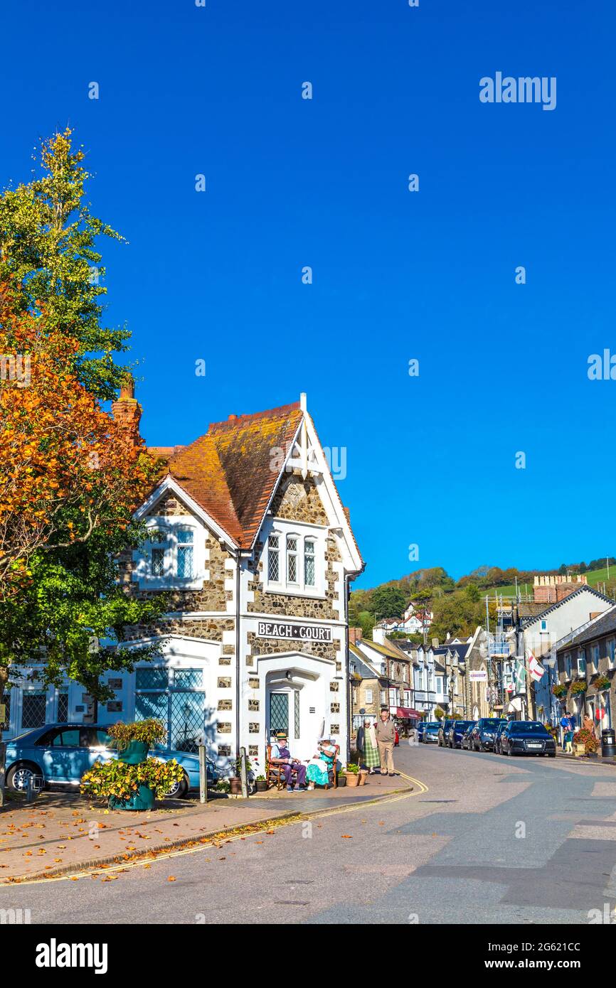 Häuser entlang der Fore Street in der Küstenstadt Beer, Devon, Jurassic Coast, Großbritannien Stockfoto