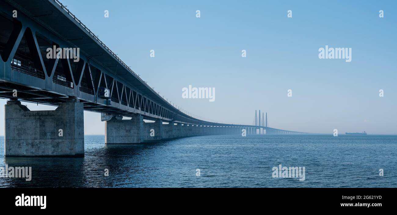 Ein Blick auf die markante Öresundbrücke zwischen Dänemark und Schweden Stockfoto