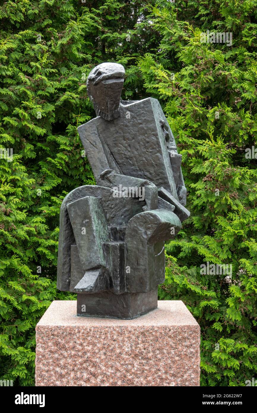 Kubist Aleksis Kivi Skulptur des Bildhauers Wäinö Aaltonen in Mänttä-Vilppula, Finnland Stockfoto