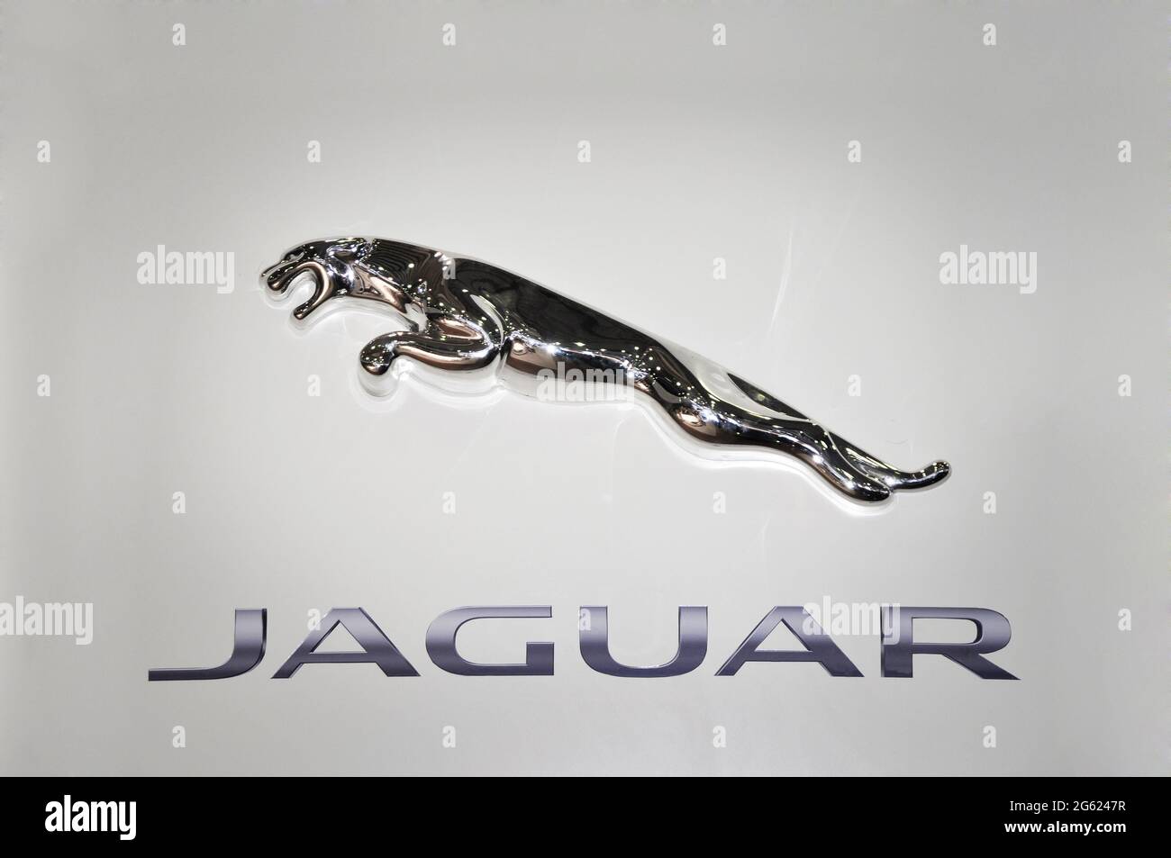 Jaguar Chrom-Metall-Logo, Luxus-Auto-Logo, November 02.2012 Istanbul Turkey International Auto Show Stockfoto