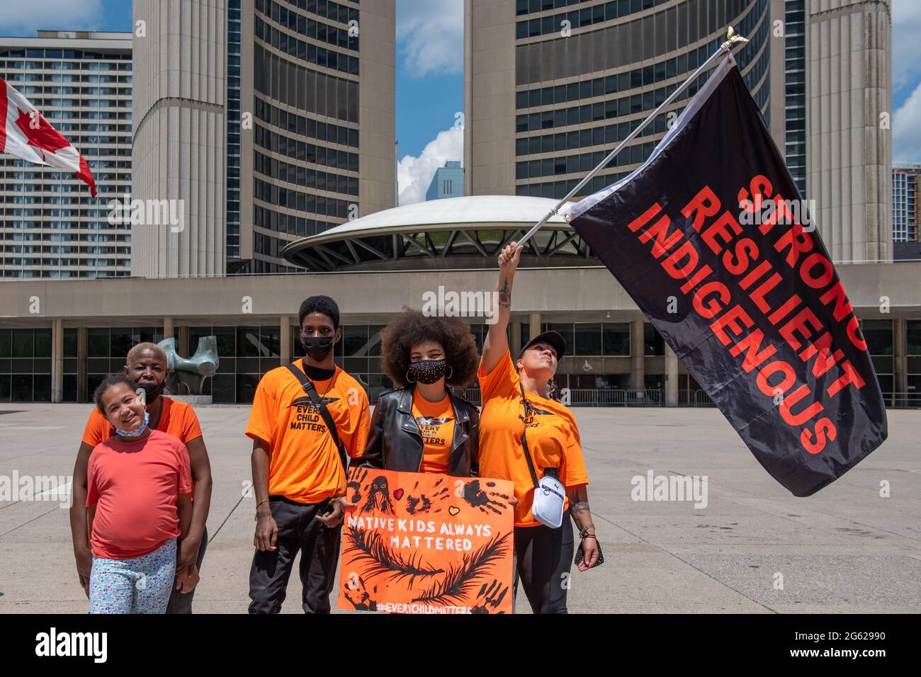 Gedämpfte Feier zum Canada Day mit Schwerpunkt auf First Nations und Versöhnung. Nach verschiedenen Standorten mit unmarkierten Gräbern aus der Wohnschule Sy Stockfoto