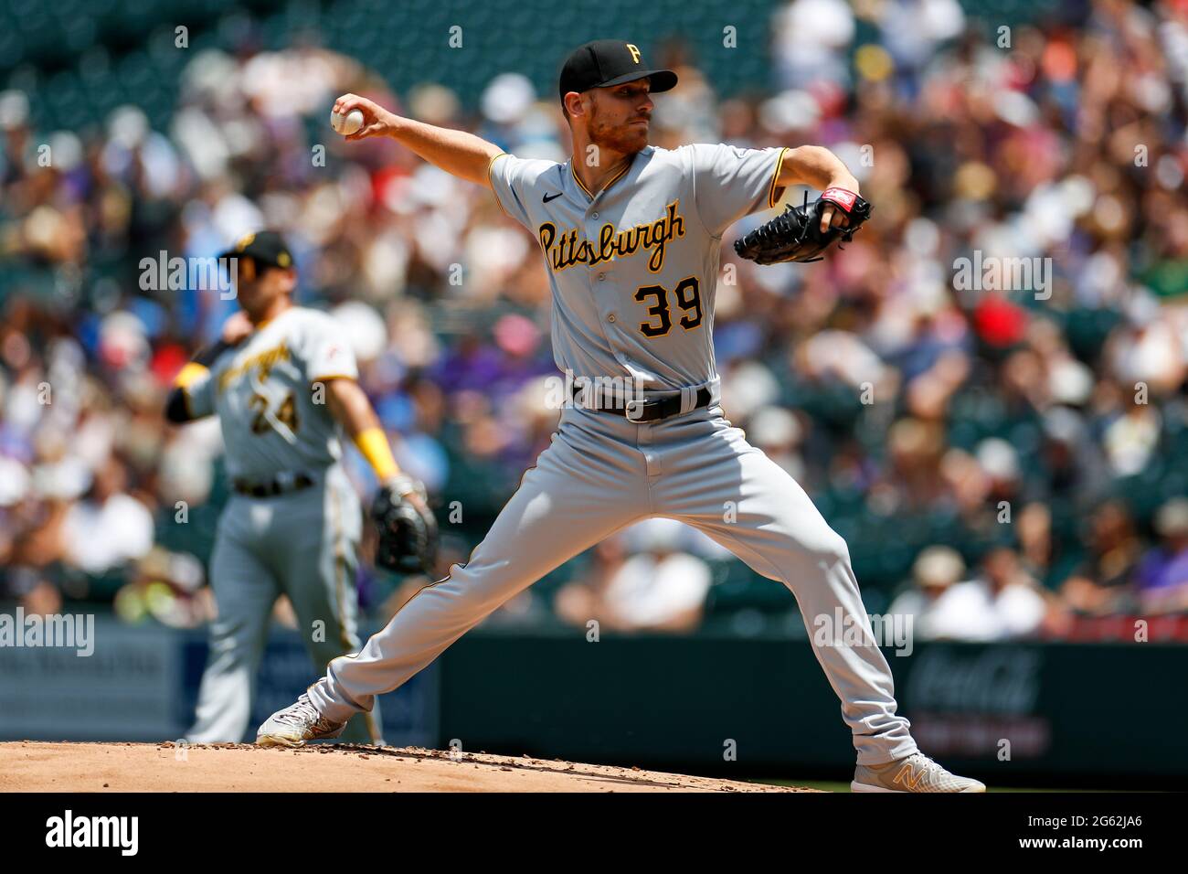 Pittsburgh Pirates Pitcher Chad Kuhl (39) spielt den Ball während eines MLB-Spiels in der regulären Saison gegen die Colorado Rockies, Mittwoch, 29. Juni 2021 in Stockfoto