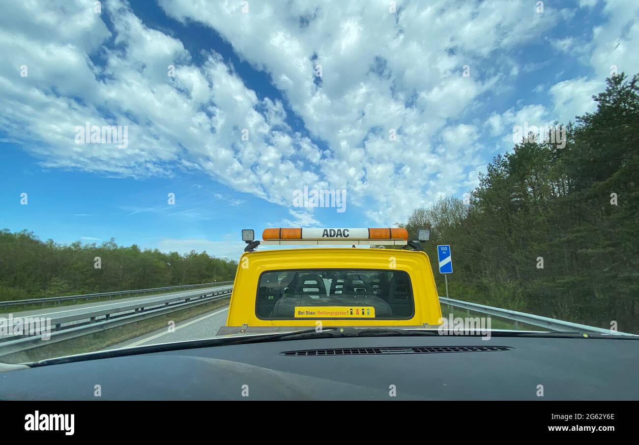 Adac Abschleppdienst Stockfotos Und Bilder Kaufen Alamy