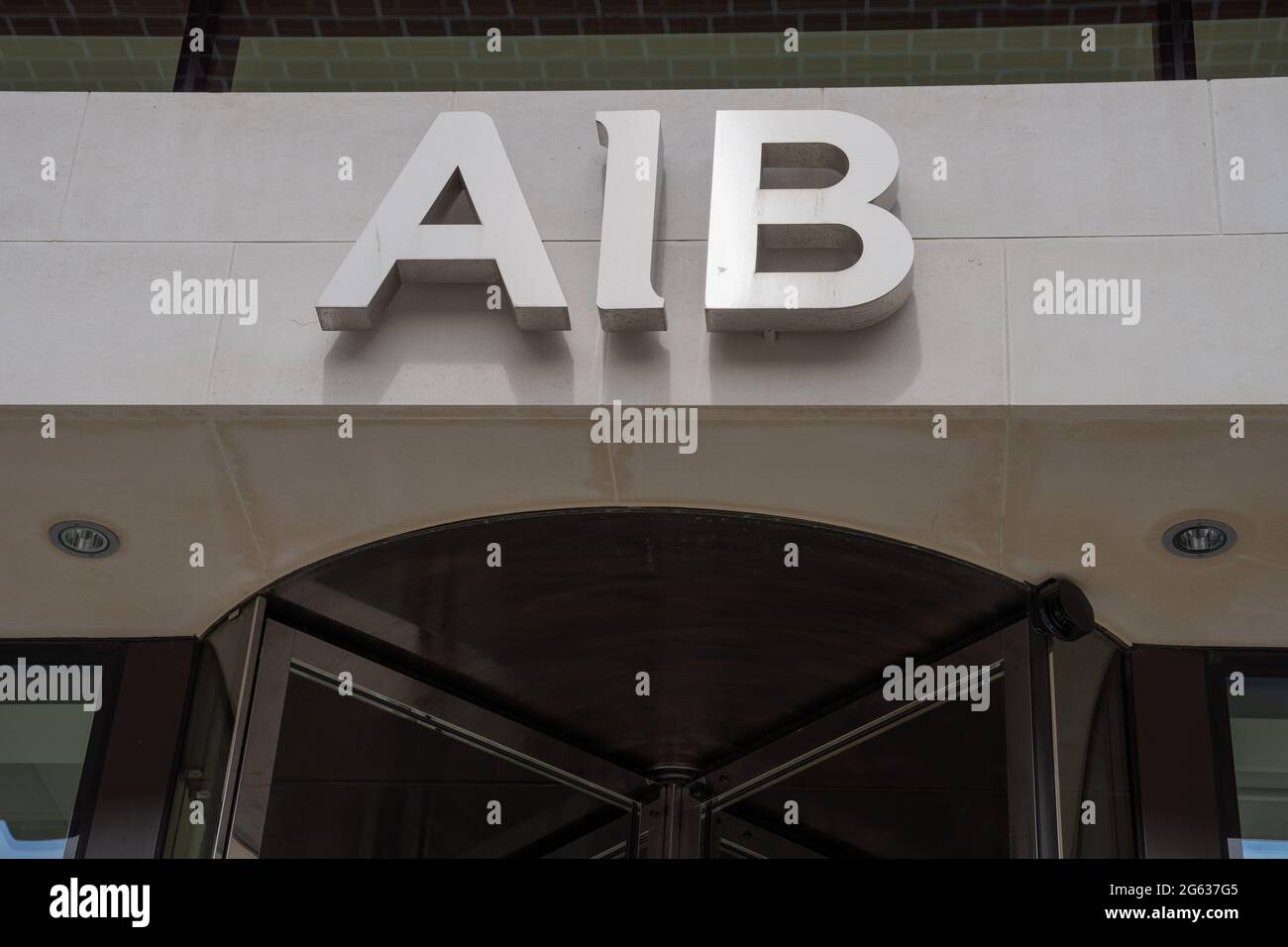 Dublin 2, Dublin, Irland 28. Juni 2021. Schild mit der AIB-Hauptniederlassung auf der Molesworth Street Stockfoto