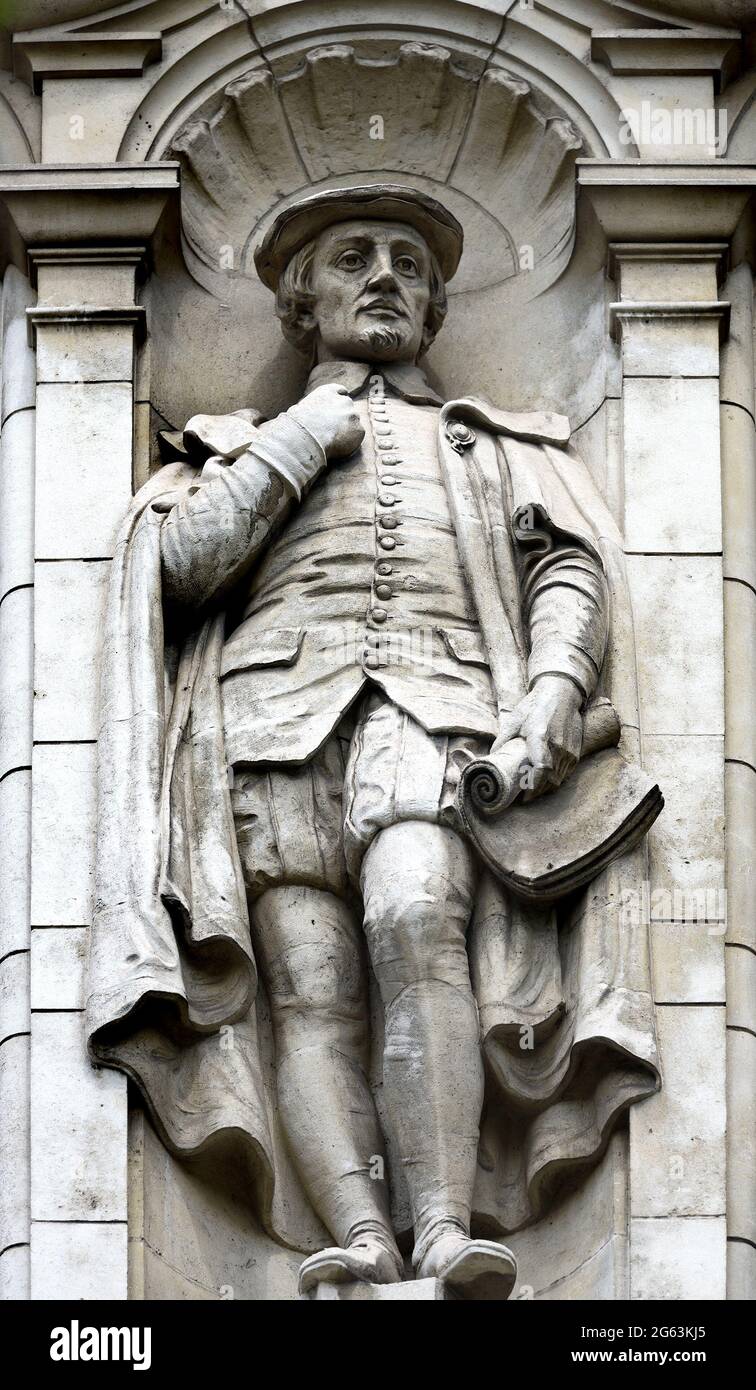 London, England, Großbritannien. Statue von John Thorpe (Architekt) von H. Wenlock Rollins, an der Cromwell Road Fassade des Victoria and Albert Museums, Kensingto Stockfoto