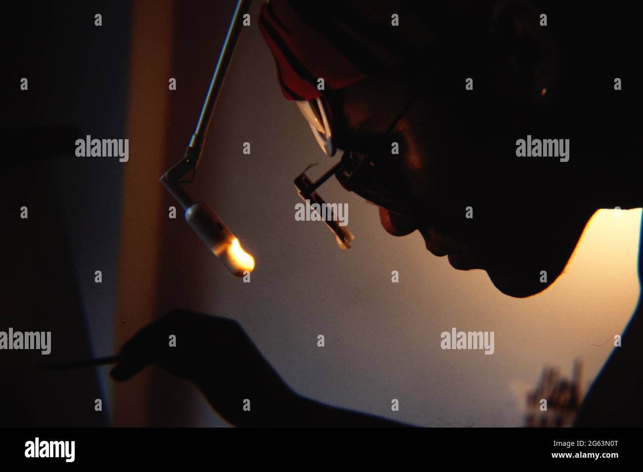 Silhouette des Künstlers bei der Arbeit Stockfoto