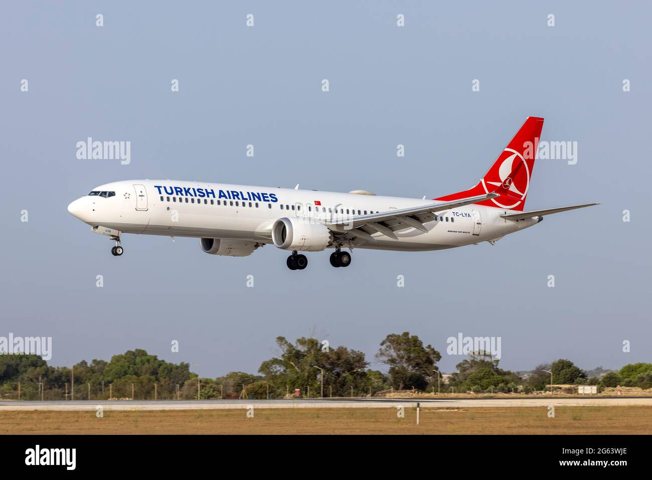 Turkish Airlines Boeing 737-9 MAX (Reg.: TC-LYA), die aus Istanbul nach einiger Zeit aufgrund von 737 MAX pro eingelagert wurde Stockfoto