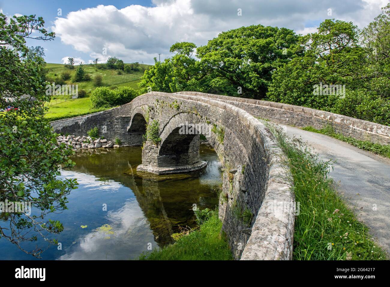 Crook O'Lune Bridge, möglicherweise aus dem 16. Jahrhundert erbaut, in der Nähe von Firbank in Cumbria Stockfoto