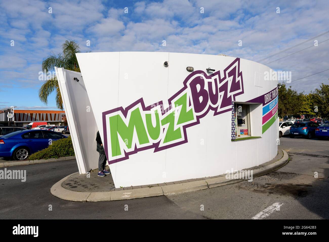 Ein Muzz-Buzz-Outlet. Muzz Buzz ist eine in australischem Besitz befindliche und betriebene Franchise-Kette für Drive-Through-Kaffee mit Ursprung in Perth, Westaustralien. Stockfoto
