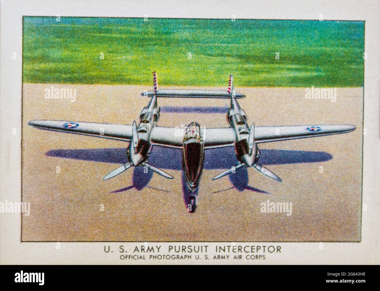 Eine Lockheed P-38 Aircraft on Wings Zigarettenkarte aus einem Set von US Navy Veteran, der um den Globus gereist ist. Stockfoto