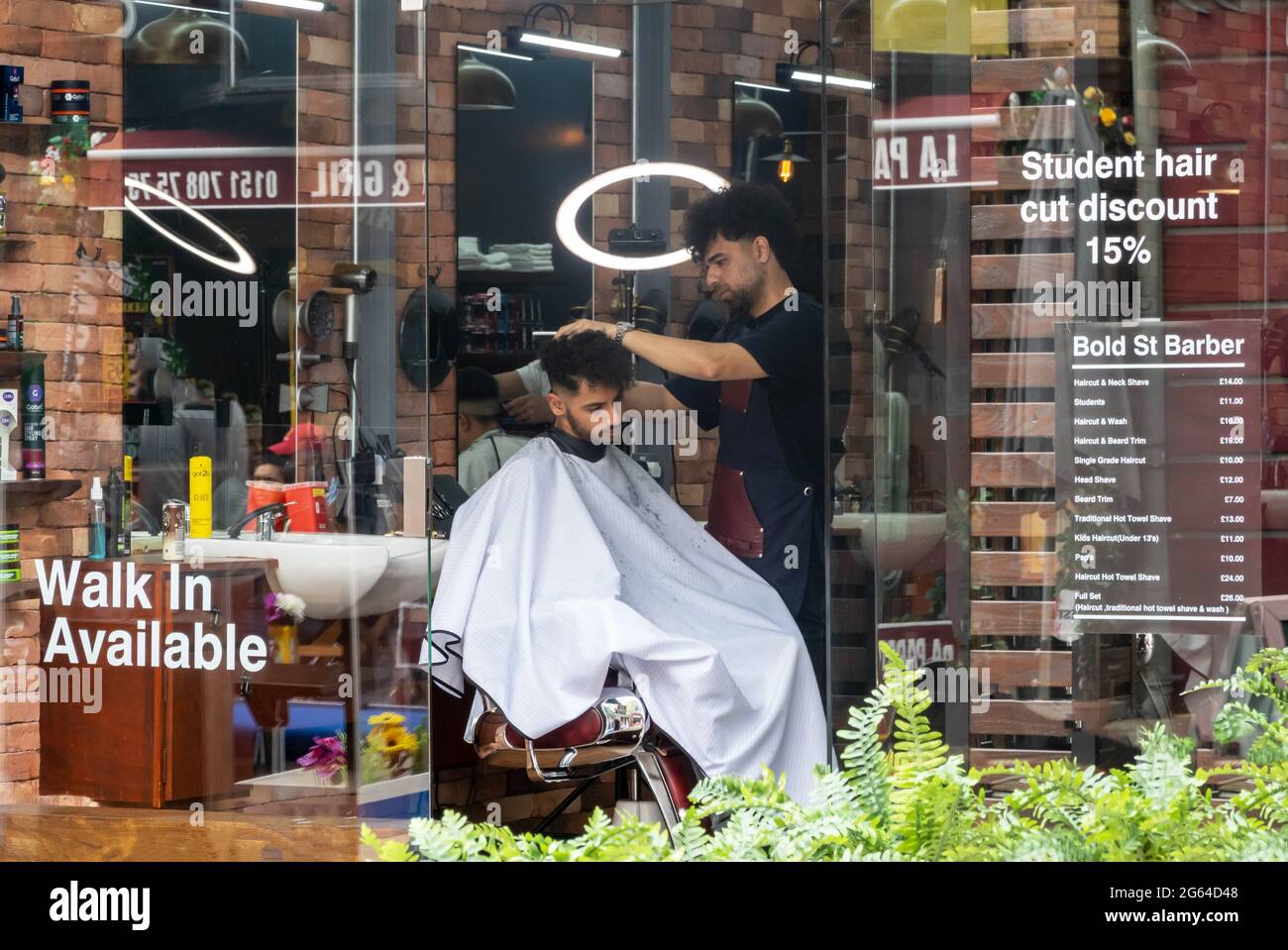 Bold St Barber in der Bold Street in Liverpool Stockfoto