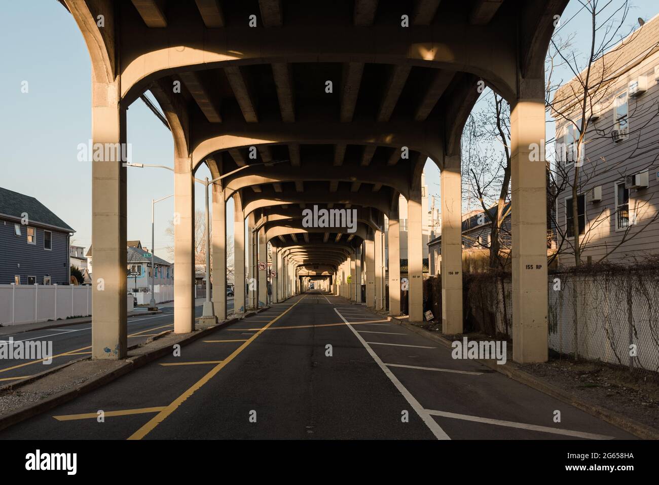 Eine Unterführung in den Rockaways, Queens, New York City Stockfoto